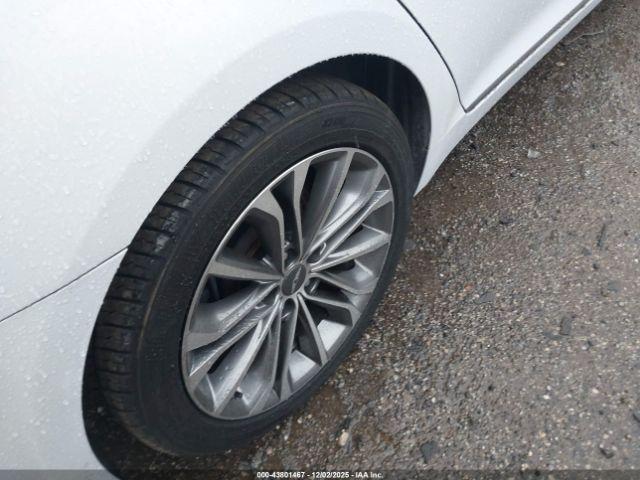 Hyundai Genesis 3.8 Image 14