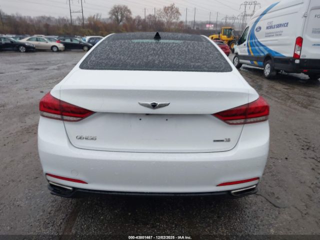 Hyundai Genesis 3.8 Image 7