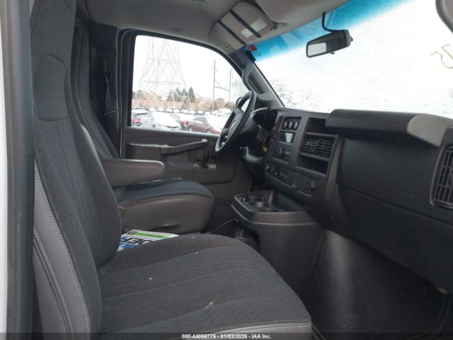 GMC Savana Work Van Image 14