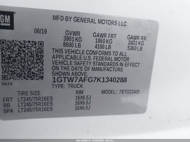 GMC Savana Work Van Image 15