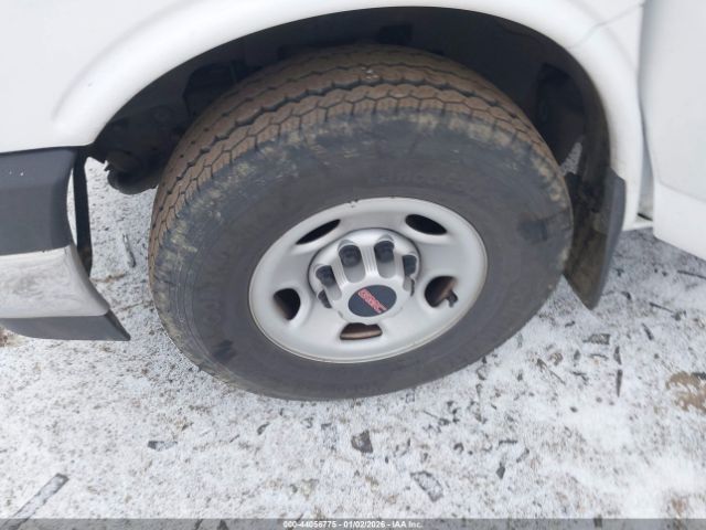 GMC Savana Work Van Image 9