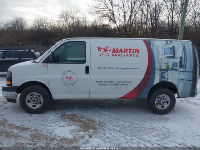 GMC Savana Work Van Image 11