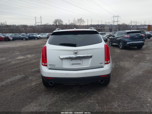 Cadillac SRX Luxury Collection Image 2