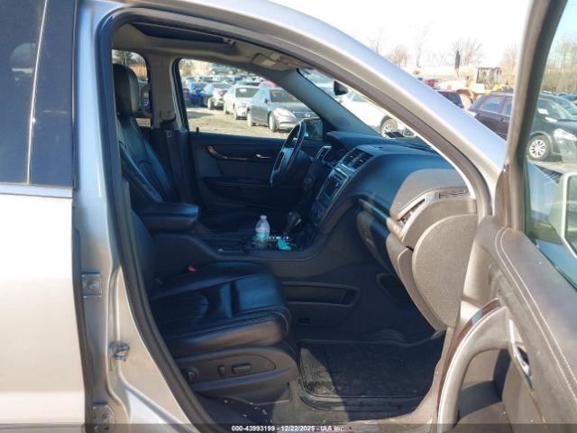 GMC Acadia Denali Image 8