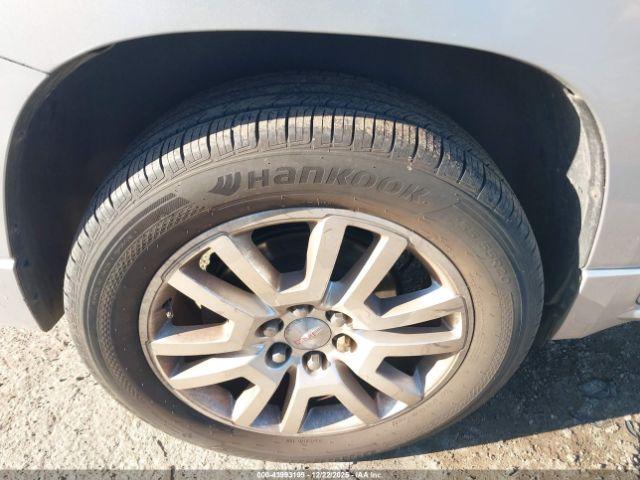 GMC Acadia Denali Image 12