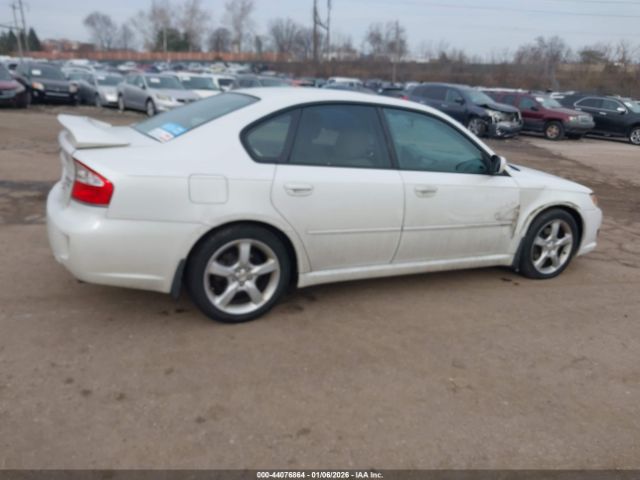 Subaru Legacy 2.5i Image 9