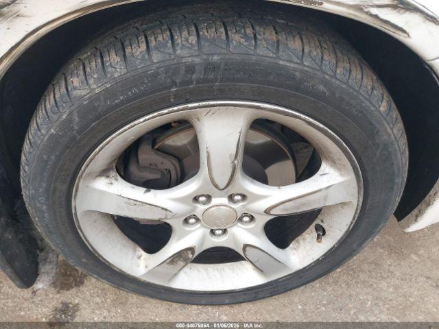 Subaru Legacy 2.5i Image 10