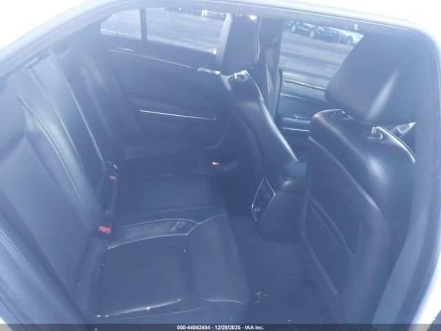 Chrysler 300c Awd Image 16