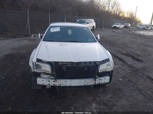 Chrysler 300c Awd Image 13