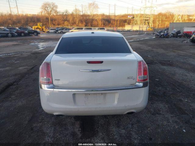 Chrysler 300c Awd Image 15