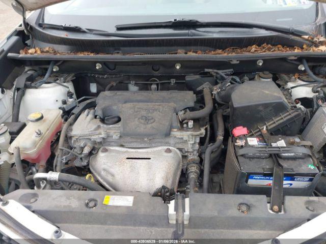 Toyota RAV4 Limited Image 15