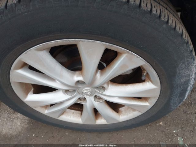 Toyota RAV4 Limited Image 14