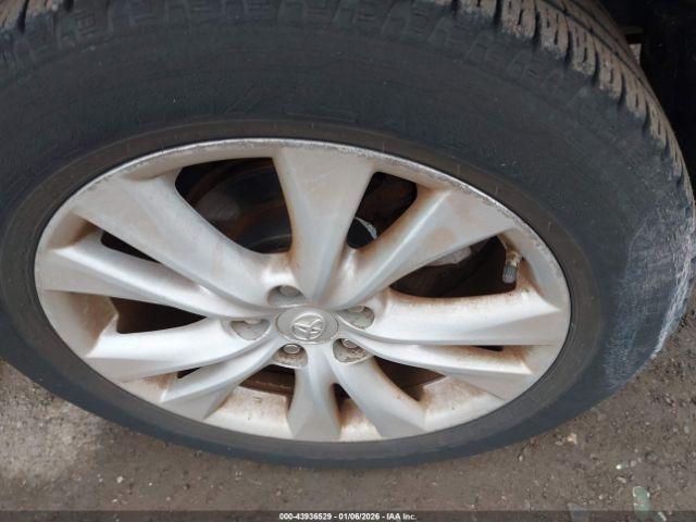 Toyota RAV4 Limited Image 14