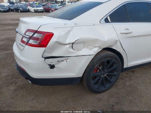 Ford Taurus Limited Image 9