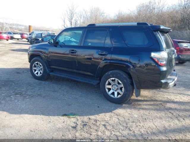 Toyota 4Runner Trail Image 3