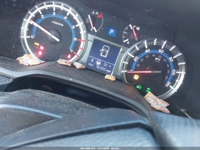 Toyota 4Runner Trail Image 6