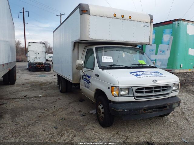 Ford E-350 Standard Image 1