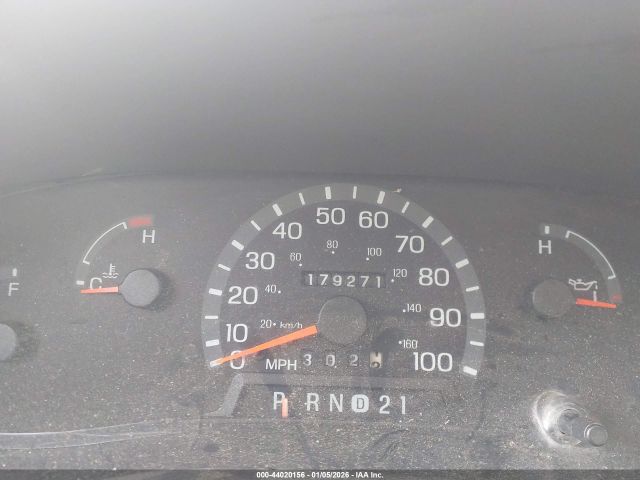 Ford E-350 Standard Image 7