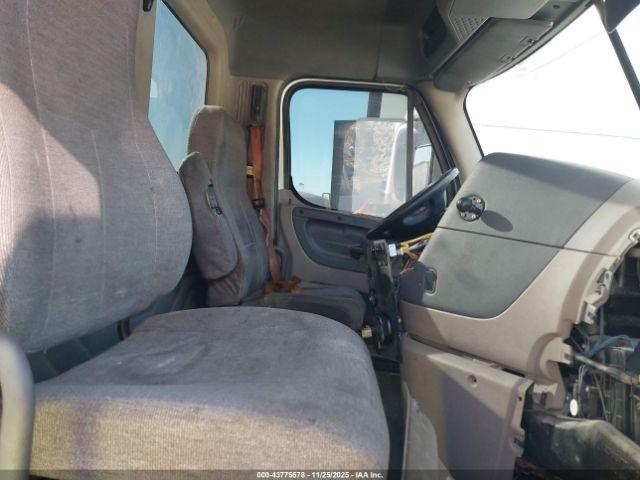 Freightliner Cascadia 125 Image 3