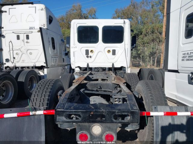 Freightliner Cascadia 125 Image 2