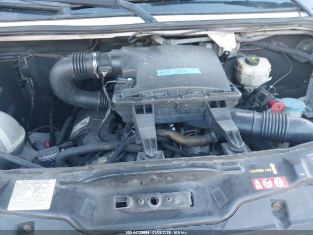 Dodge Sprinter Van 2500 Image 4