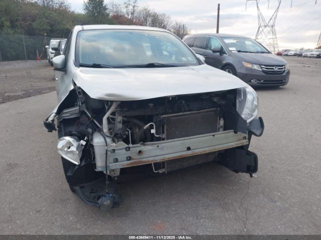 Nissan Versa 1.6 Sv Image 11