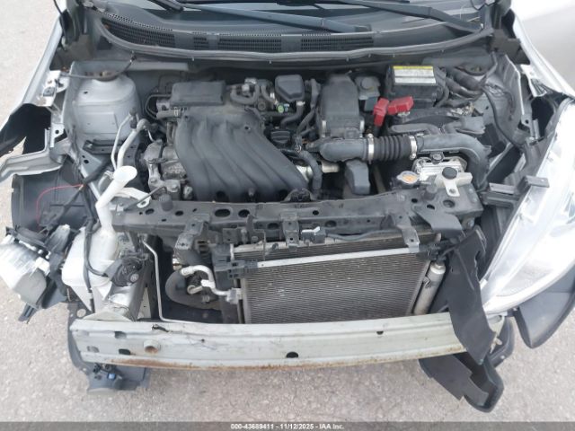 Nissan Versa 1.6 Sv Image 5