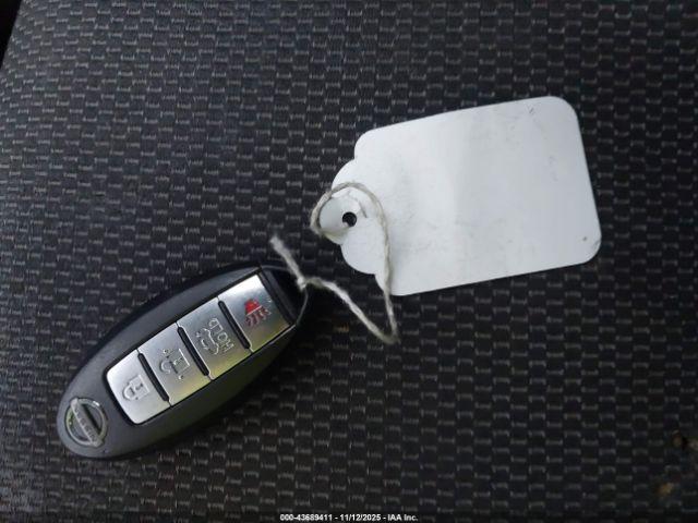 Nissan Versa 1.6 Sv Image 8