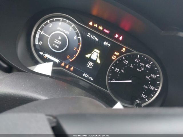 Nissan Versa 1.6 Sr Image 12