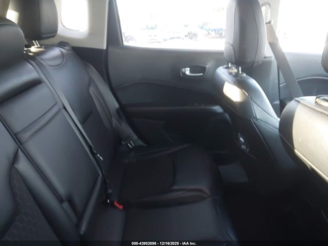 Jeep Compass Latitude Fwd Image 16